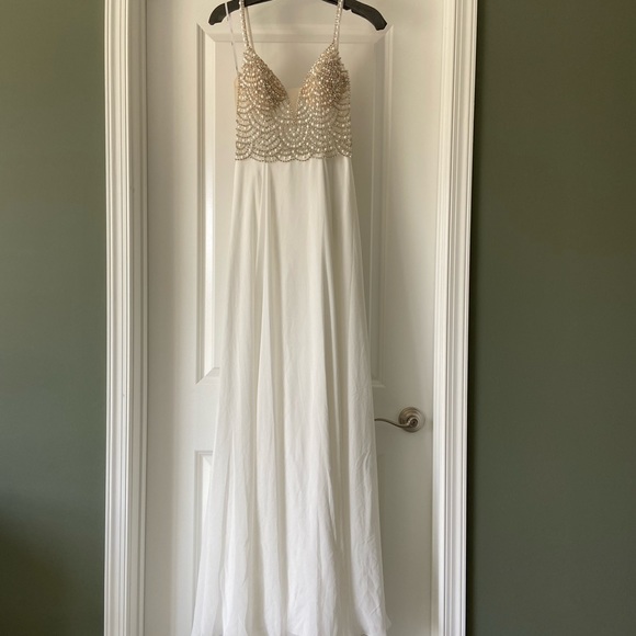 NEW Lulu’s White Beaded Rhinestone Maxi Bridal Dress - Picture 5 of 10